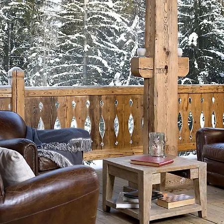 Magnifique Chalet De Style Rustique *